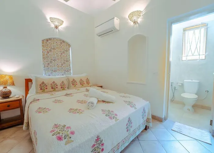 Jade430@Candolim Beach